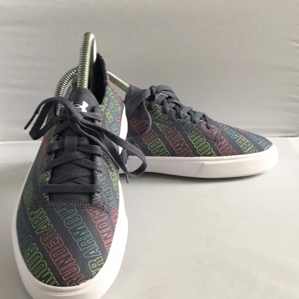 UNDER ARMOUR SHOES UNISEX.